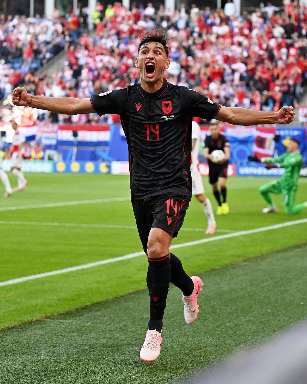 开云体育官网-包含德国击败克罗地亚，锁定欧洲杯半决赛名额，掌声雷动的词条